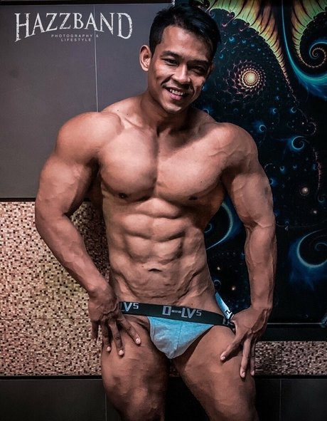 hazzbandexclusive model pornographic pics