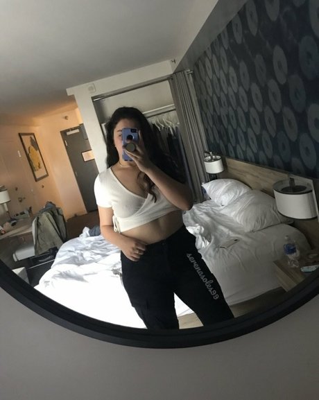 serenasoles99 sexy model archive