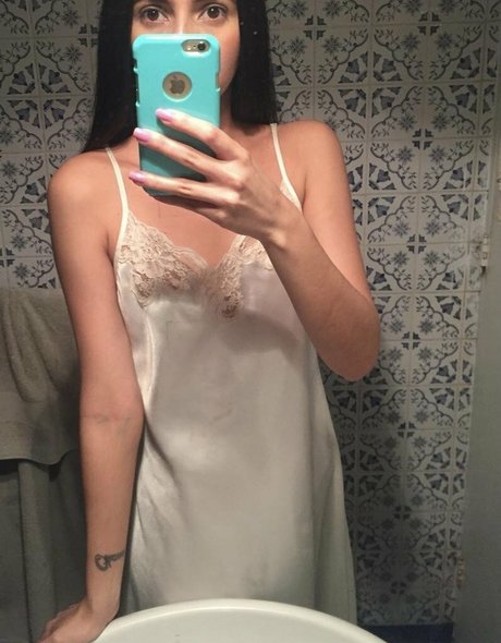 gomitaa18 pornstar top images