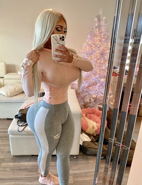 mssnewbooty model pretty photo