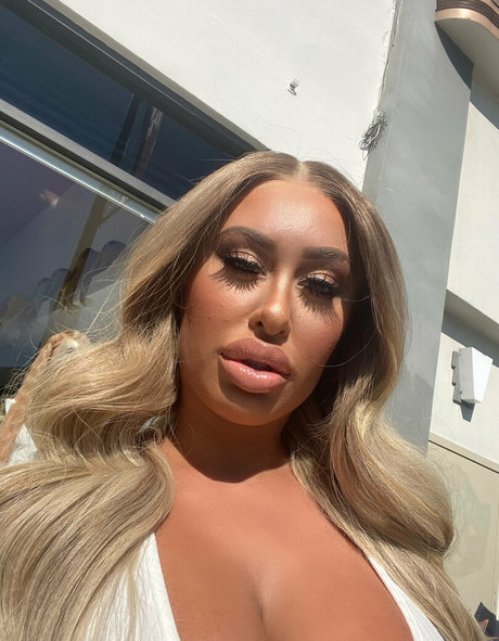 mssnewbooty nice pornstar pics