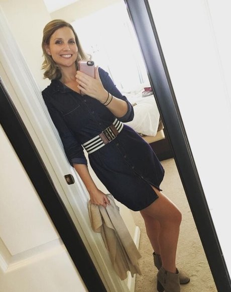 mirror selfie onlyfans pornographic galleries