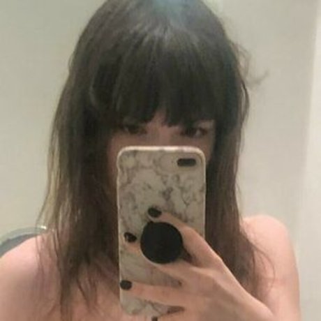 Mewnii model adult galleries