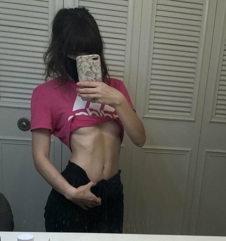 Mewnii actress photo