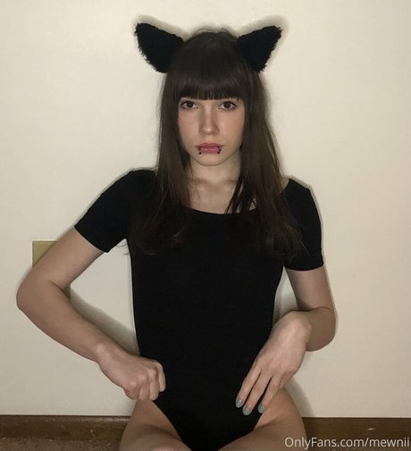 Mewnii star sex picture