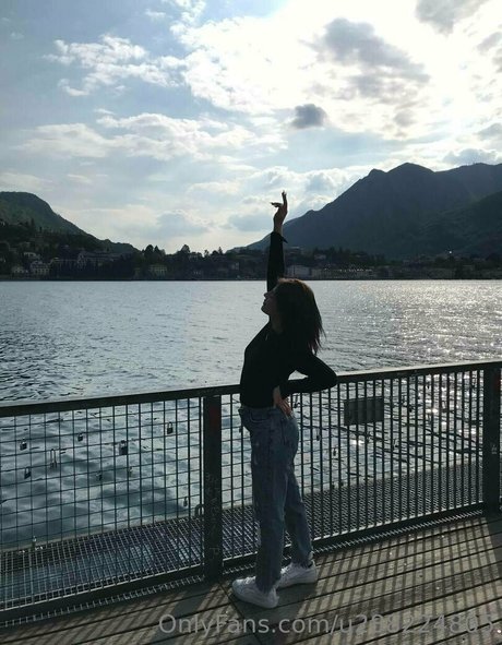 saddleviola model adult picture