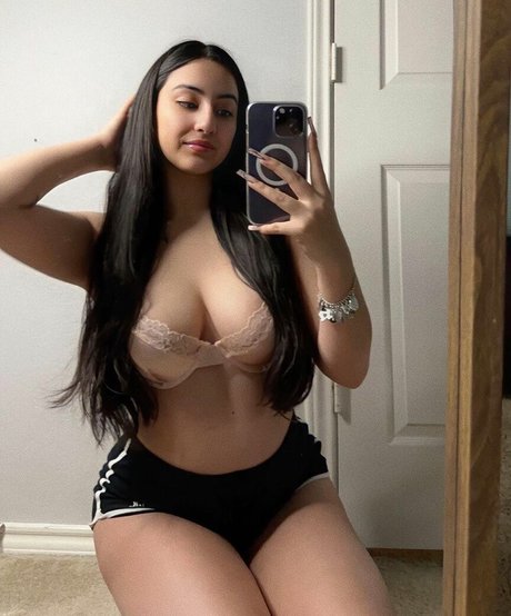 Anneiise model erotic pic