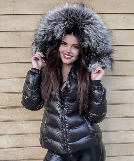 Lara Benjamina Winter pretty pornstar gallery