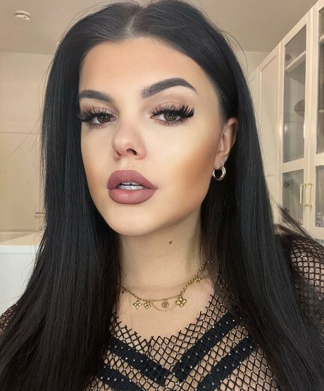 threesome onlyfans hot photo