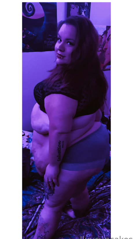 big tits brunette onlyfans top pictures