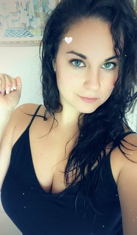 toridanyels star hot photo