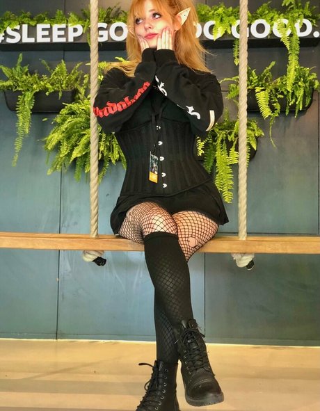 Dampptowel model exclusive photos