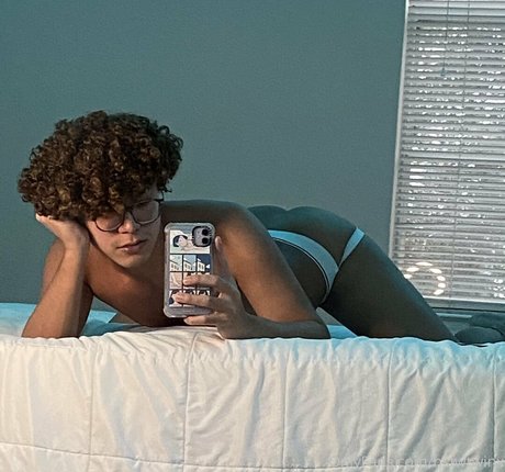 nsfwtwinx hd model picture