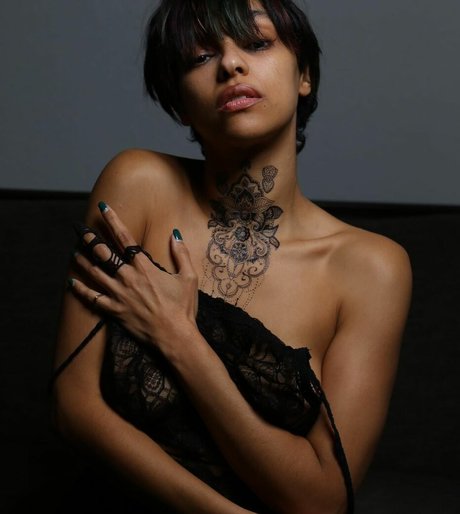 Julya Antoinette model pretty pics