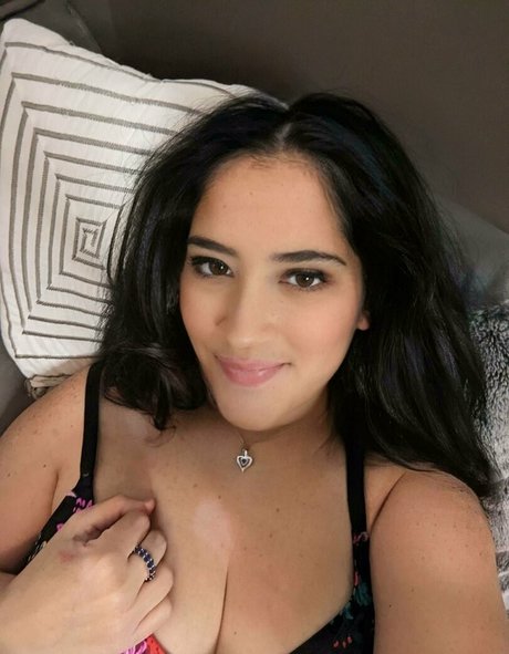 th1cc em naked star image