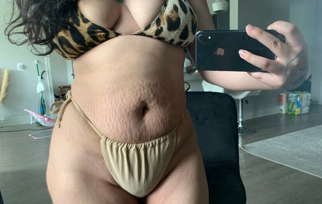 ajuicyk pretty star photos