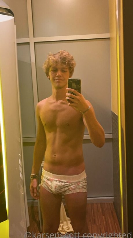 karsen scott pretty model photos