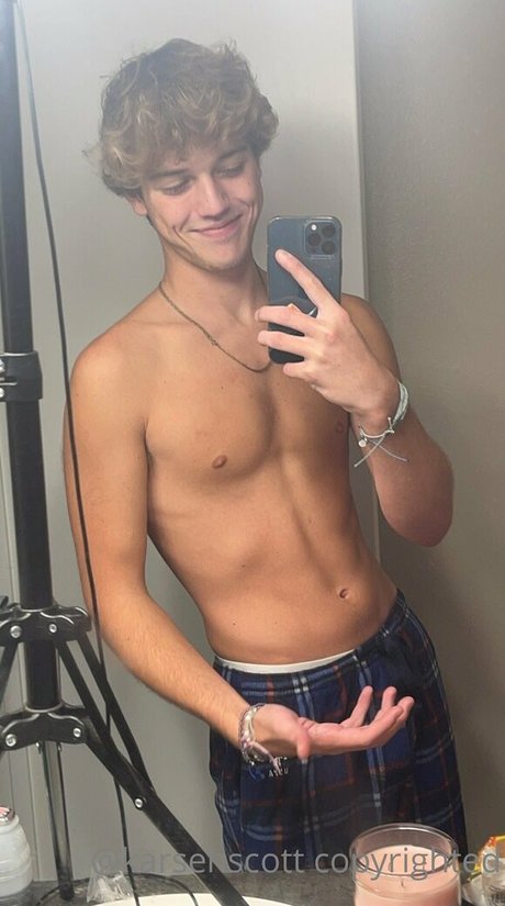 karsen scott model pornographic photos