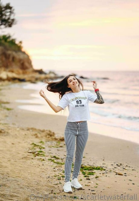 scarletwaterfall pornstar erotic pictures