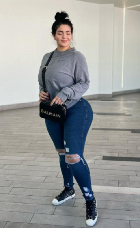 Graciela Montes art model picture