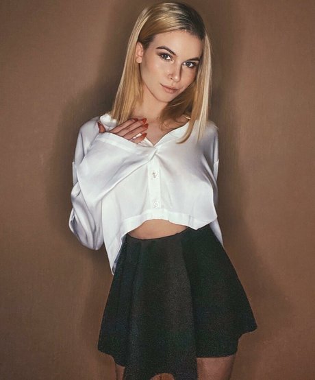 iamsandranovix exclusive model picture