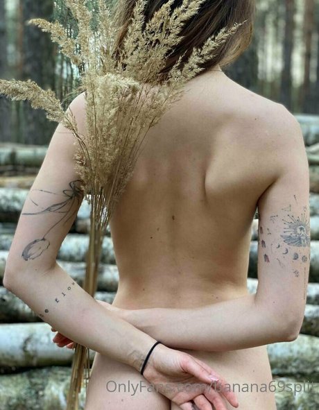 banana69split naked star picture