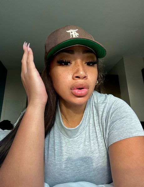 Lexxiibaebie adult actress img