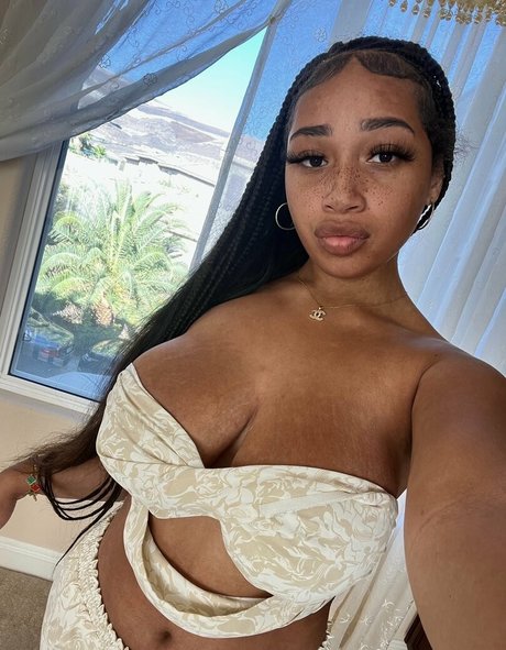 Lexxiibaebie nudes model pics