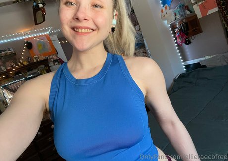 ellieraecbfree art star pics