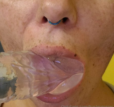 hasleygorres best actress pictures