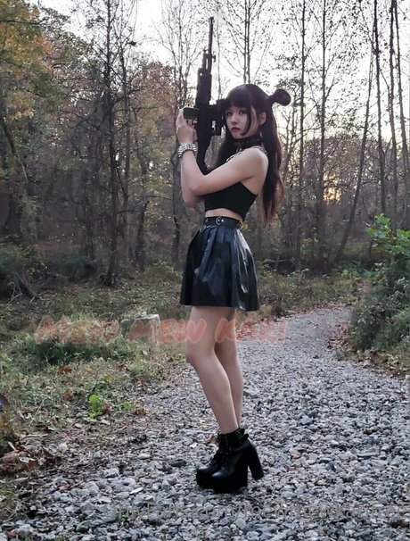 mewmewkarifree model naked pictures