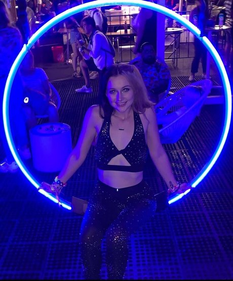 Danni Rivers Photo Gallery