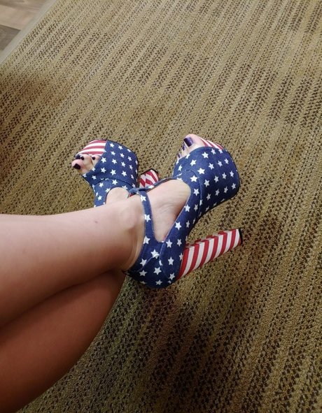 sadieholmesxxx pretty model archive