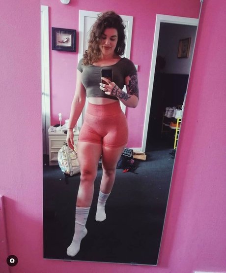 hipthrustqueen top star photos