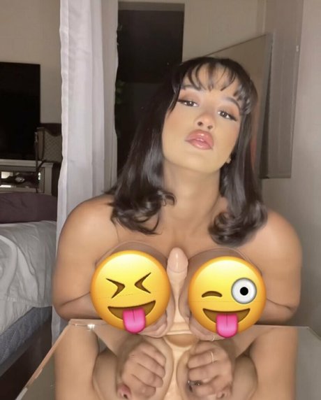 piabunny1 sexy actress pics