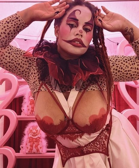 Sharlettewitch top star pic