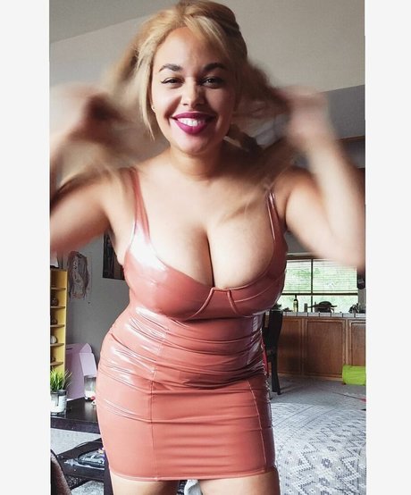 Sharlettewitch free star pic