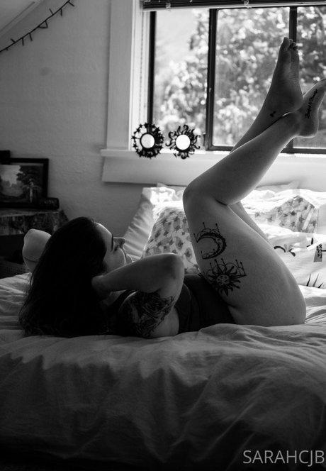 SarahCJB model hot pictures