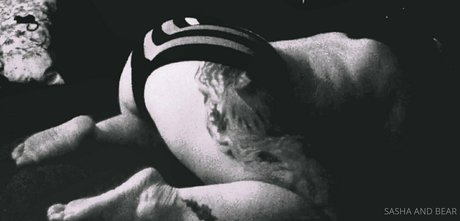 sashaandbear model nude images