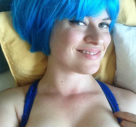 Allie Goertz hd star pic