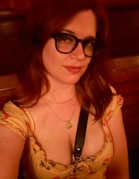 Allie Goertz high quality model pictures