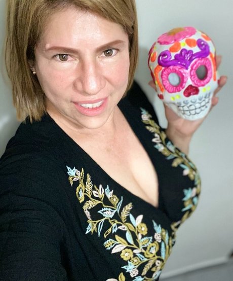 Normii naked model images