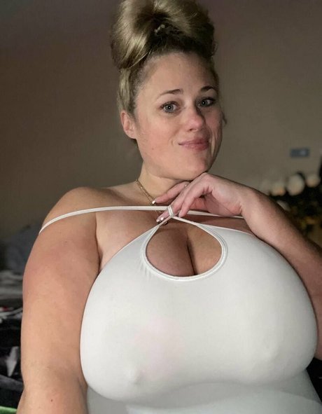 luvmeonlydoll xxx pornstar image