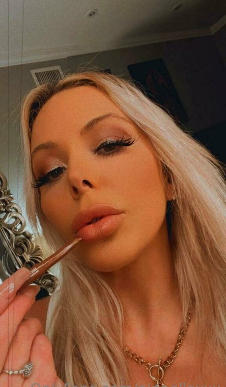 ninaellexxx pornographic star image