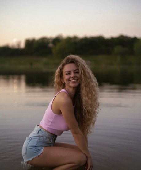 Dalmalaluna hot star archive