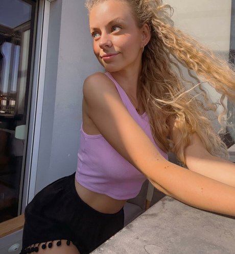 Dalmalaluna model adult img