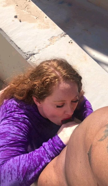 myliemoore sexy actress pics