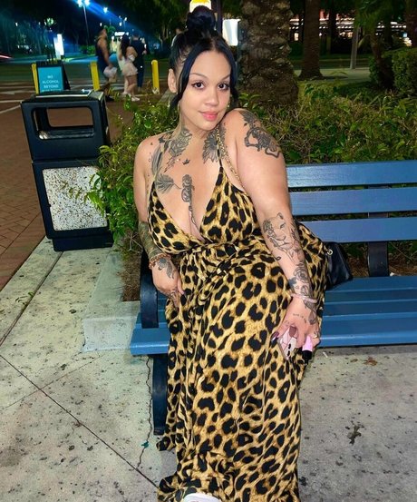 Krisssss__x hot actress pic