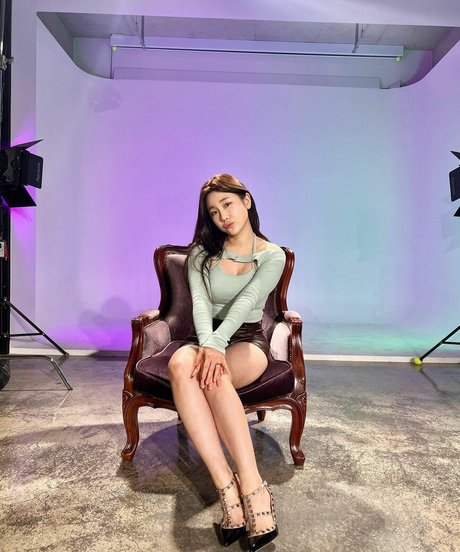 Lsoojung free actress photo