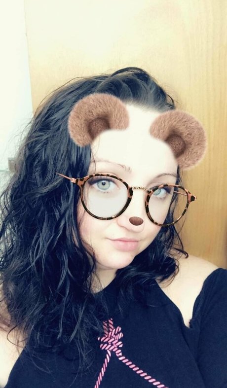 naughty kitten84 nude actress image